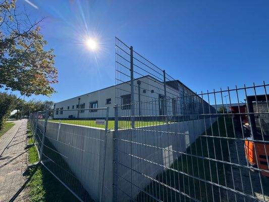 Außenansicht Bürotrakt (4).JPG