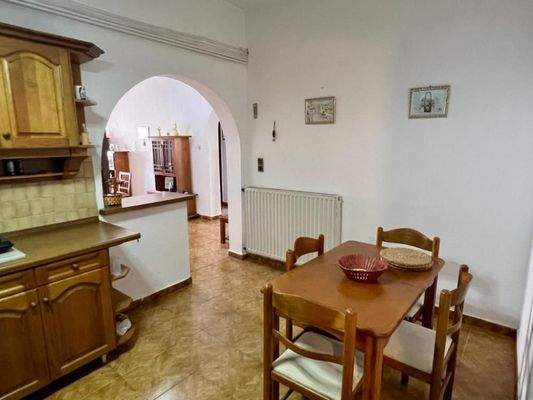 Kreta, Elounda: Wohnung im Zentrum mit Meerblick zu verkaufen