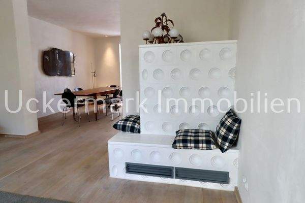 Kachelofen im Wohnzimmer