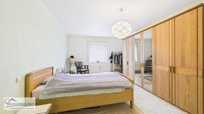 größeres Schlafzimmer