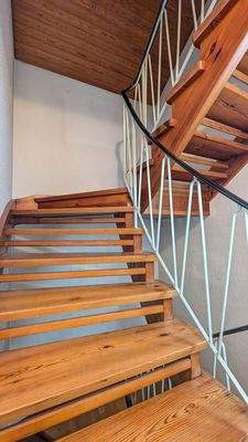 Treppenhaus mit Echtholz