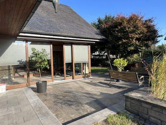 Große Sonnenterrasse