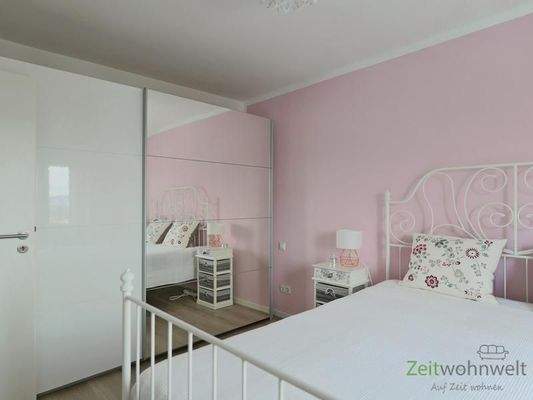 verspiegelter Kleiderschrank