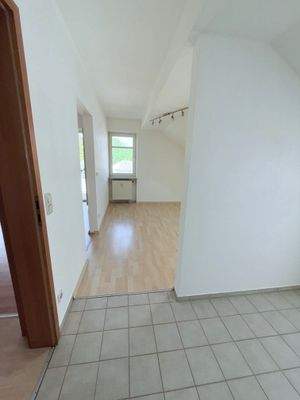 Offener Übergang von der Küche zum Esszimmer