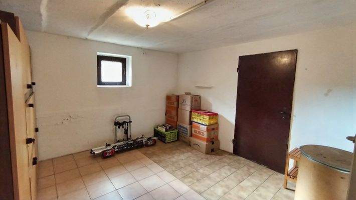 Lagermöglichkeit - KG