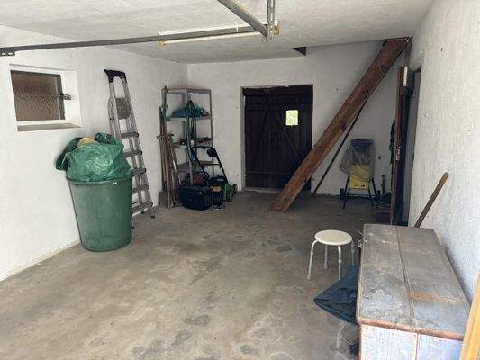 Aufgang in Garage auf Dachboden Nebengebäude