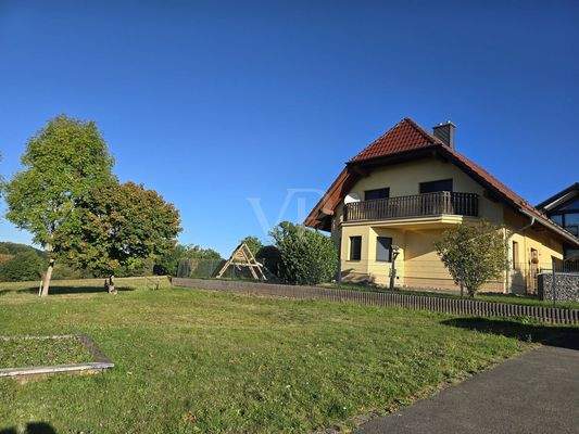 Sommerimpression Ansicht Süden von Freifläche mit Weitblick