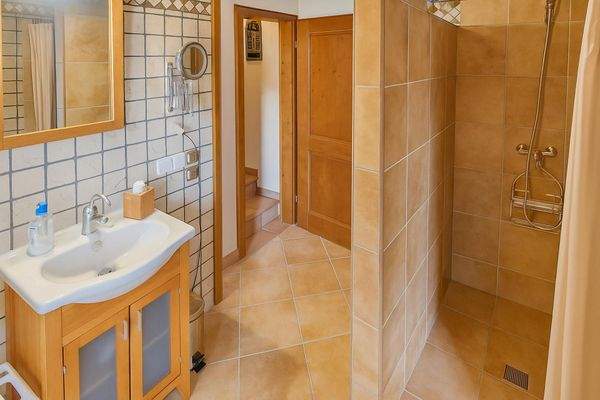 Badezimmer des zweiten Schlafzimmers