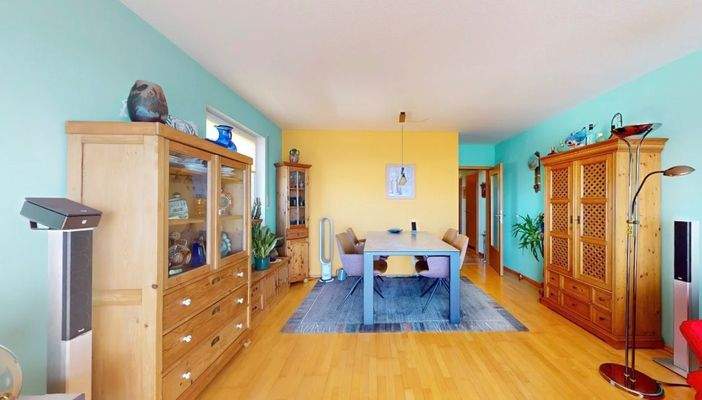 Wohnzimmer mit Essbereich