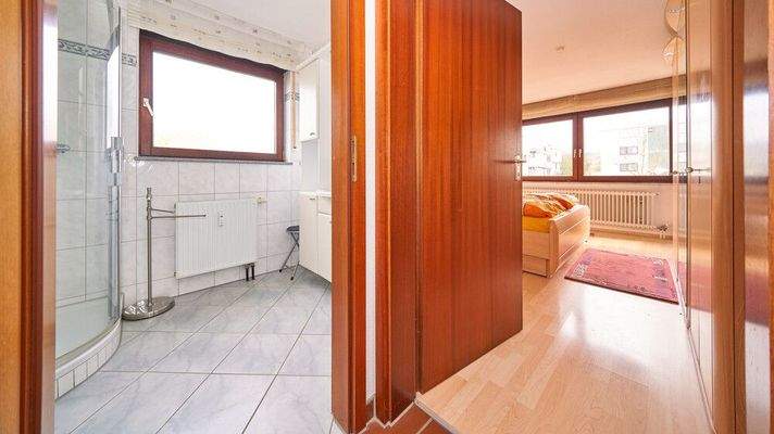 Eingänge_zu_Bad+Schlafzimmer