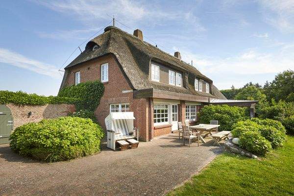 Blick auf die große West-Terrasse