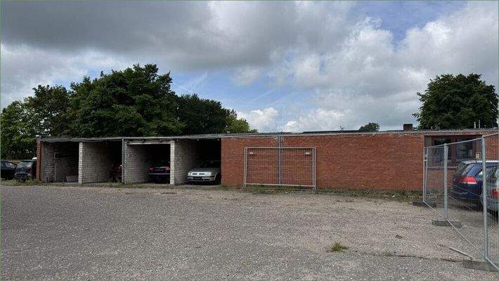 Garagen straßenseitig