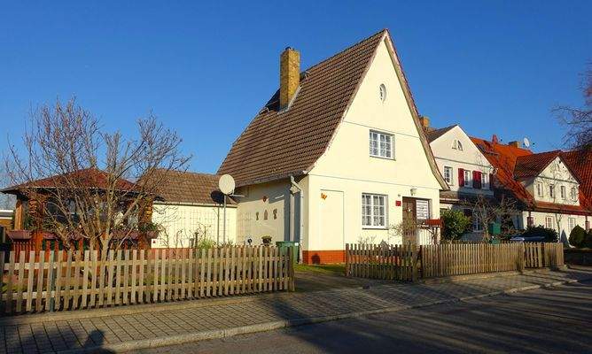 Straßenansicht rechts