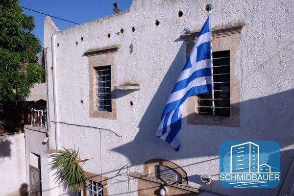 Kreta, Pompia: Traditionelles Haus in schöner Lage mit Innenhof zu verkaufen