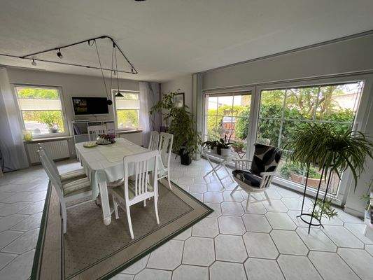 Küche mit Essbereich