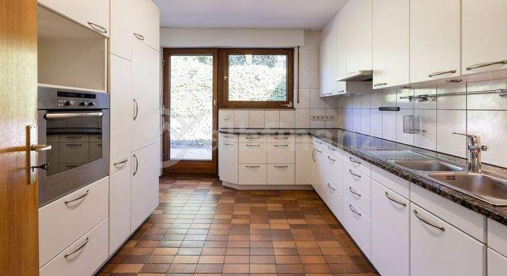 Einbauküche samt Elektrogeräten 