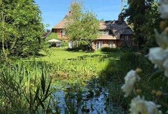 Gartenansicht mit Teich