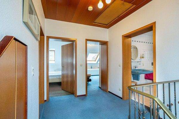 Treppenhaus/Flur im DG