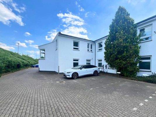 Parkplätze mit E-Lademöglichkeiten