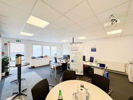 große, helle Bürofläche