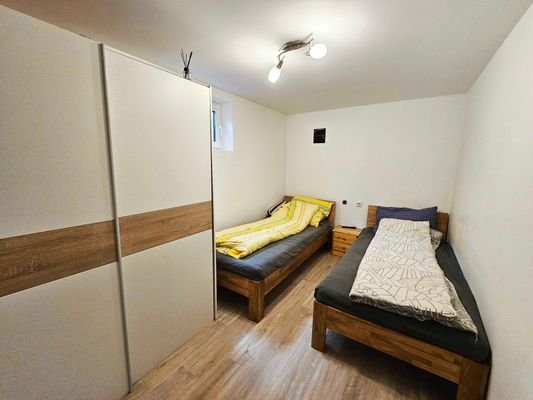 Schlafzimmer II EG