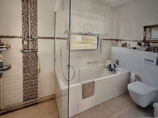 Beispiel modernes Bad