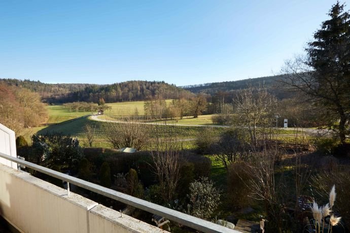 Reihenmittelhaus mit Blick ins Grüne,  Garage, Carport