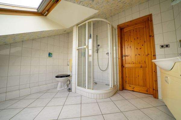 Dachgeschoss Duschbad