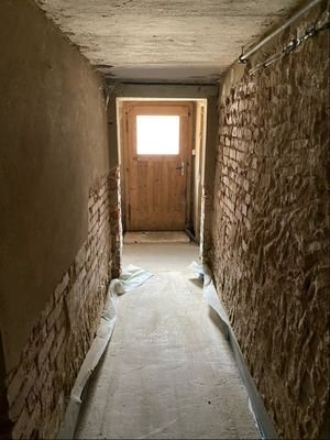 Flur im Keller