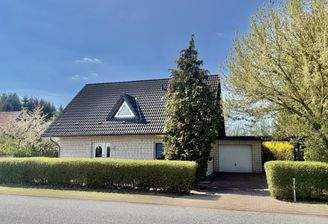 Garage und Carport kann trockenen Fußes erreicht werden