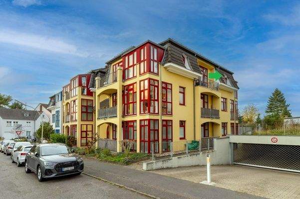 Straßenansicht / Zufahrt Tiefgarage