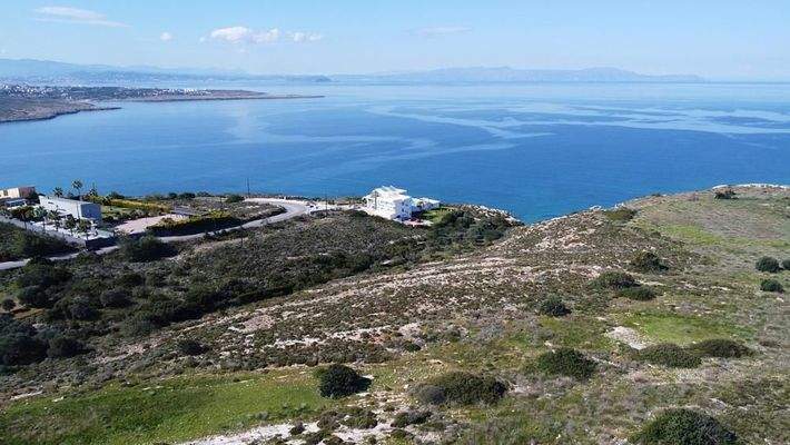 Kreta, Chorafakia Chania: Grosses Grundstück direkt am Meer mit unvergleichlichem Meerblick zu verkaufen
