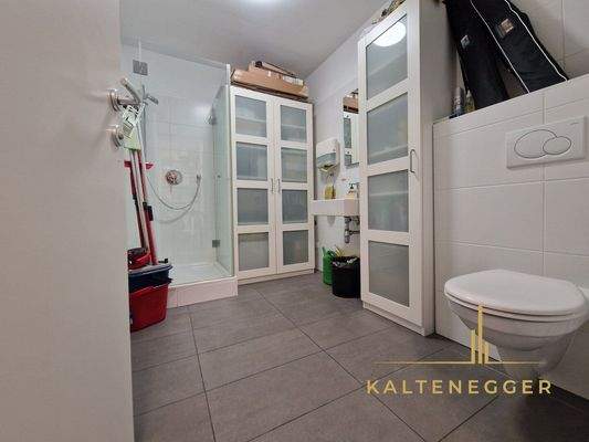 Bad inklusive Dusche + WC ca. 6,17 m²