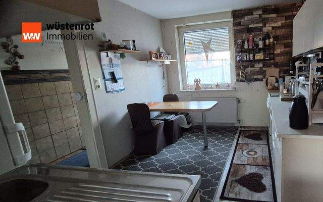 Küche mit Essecke im EG