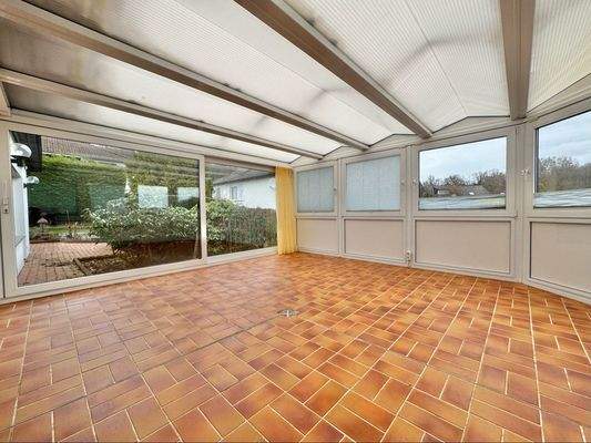 ... schönen Wintergarten (EG).