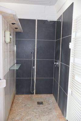 Erdgeschoss-Dusche-Badezimmer