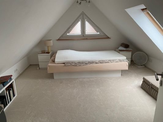 Gästezimmer DG Spitzboden.jpg