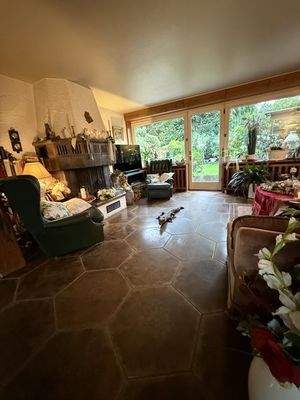 Wohnzimmer mit Blick in den Garten