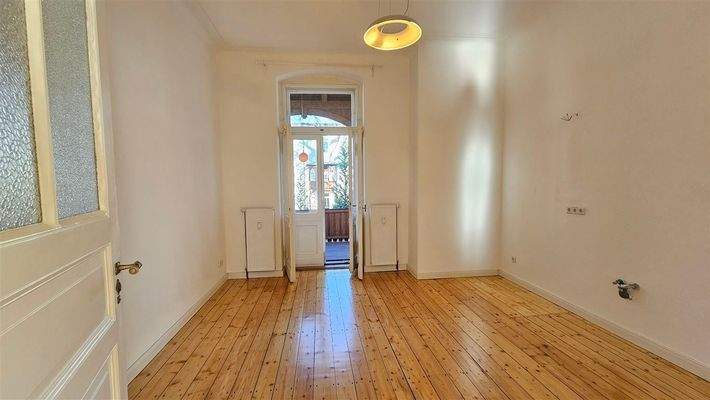 1. OG Küche mit Balkonzutritt