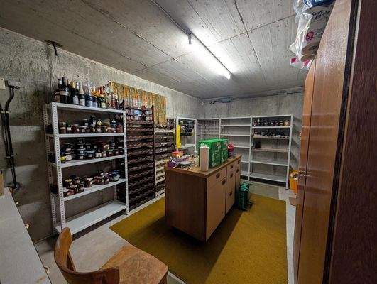 Vorratsraum im Keller