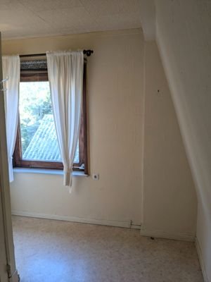 halbes Zimmer im DG