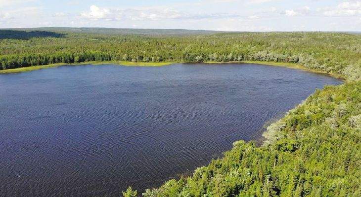 Cape Breton - Third Lake - Wunderschönes See-Uferg