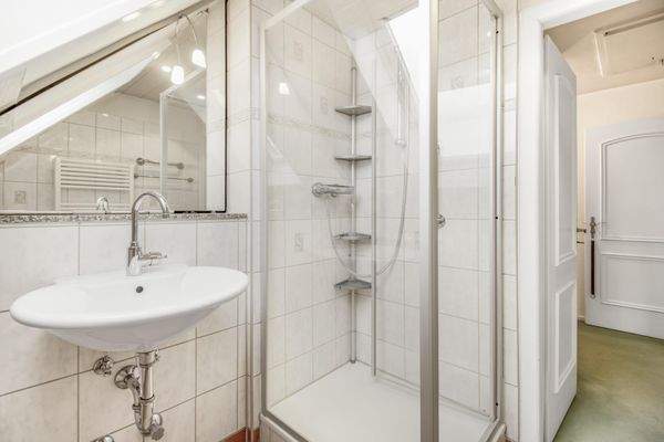 Badezimmer im Dachgeschoss