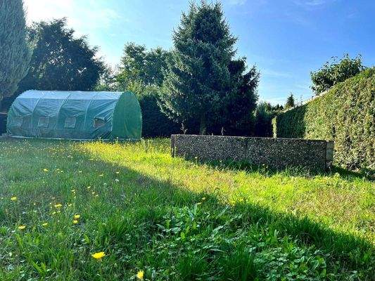 herrlich großer Garten