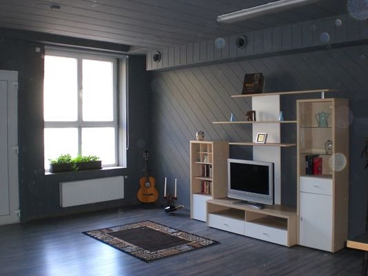 Wohnraum mit Flat-TV