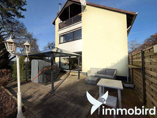 Hausansicht / Terrasse 