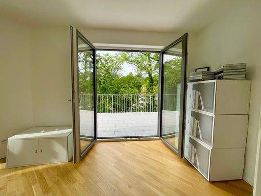 vom Wohnzimmer auf die Dachterrasse