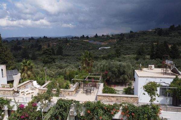Kreta, Pemonia: Ruhiges und weitläufiges Anwesen zu verkaufen