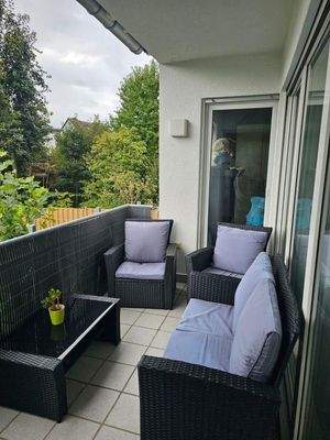 Balkon mit Blick in den Garten
