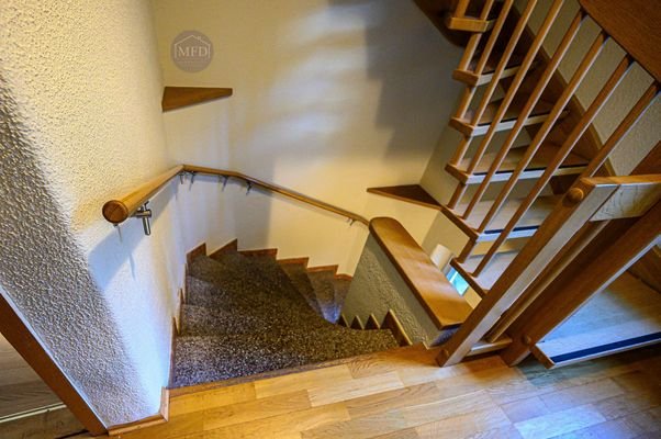 Treppe 1.2 von 1te Etage zum Erdgeschoss 